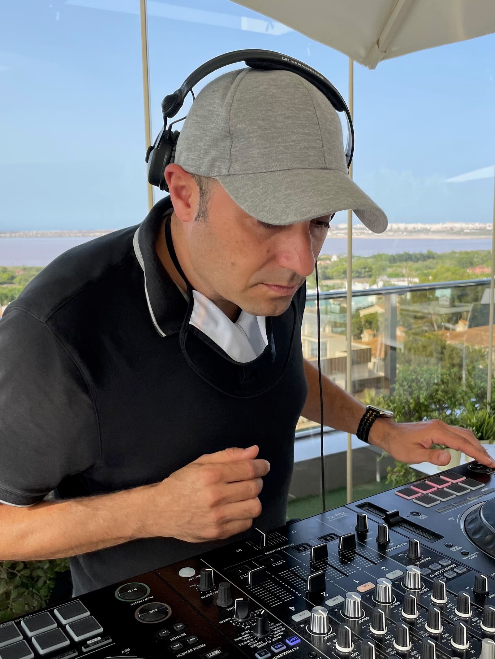 Gus Aguero DJ en sesión